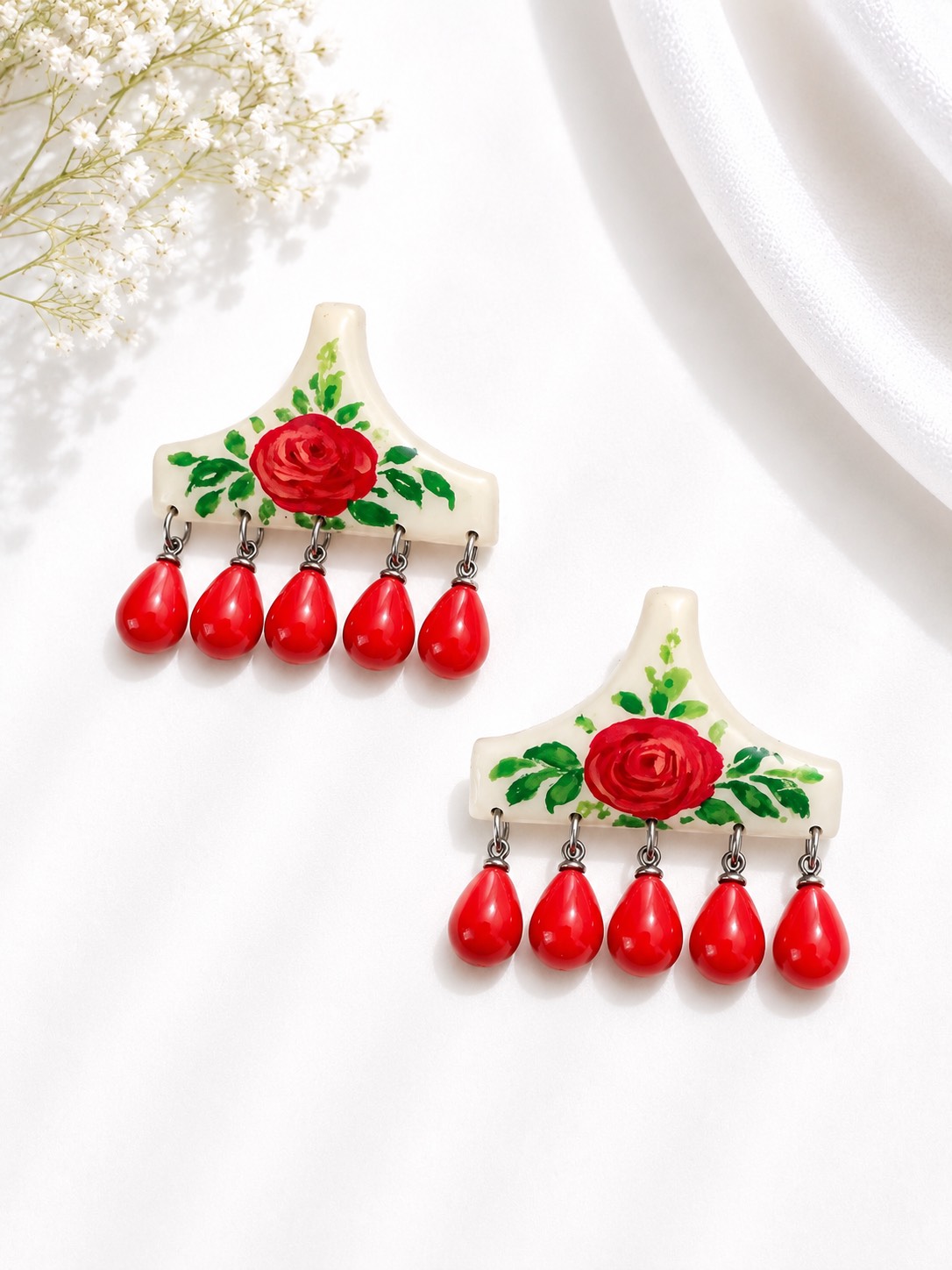 گوشواره اشک سرخ